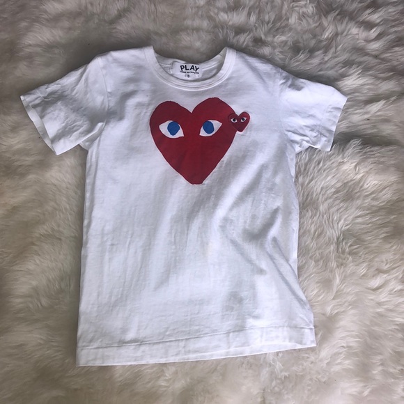 Comme des Garcons Tops - Comme des garçons PLAY logo t-shirt